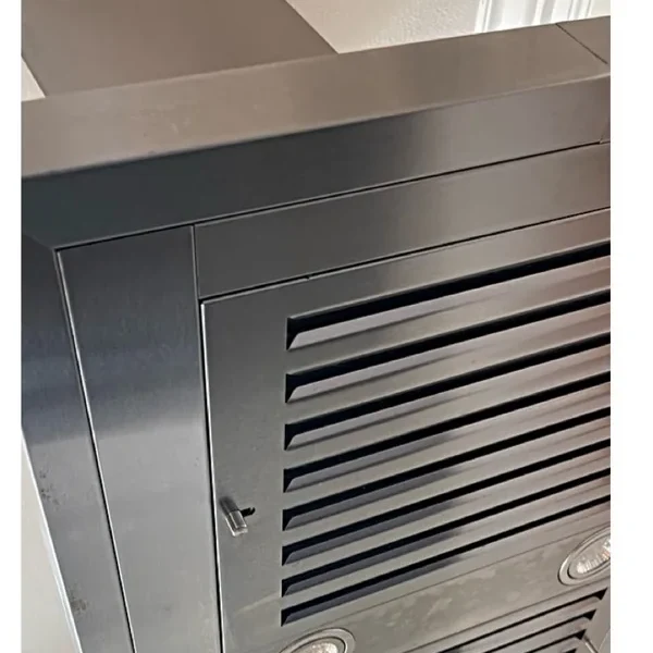 Sparkling clean range hood after cleaning